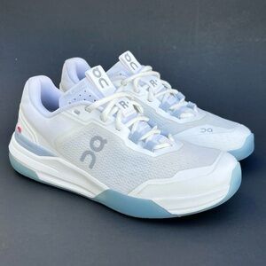 On THE ROGER Advantage Pro Tennis Shoes White and Chambray Women’s Size 8 US